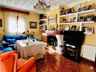 Casa en venda a Plaza Iglesia Santa Ana