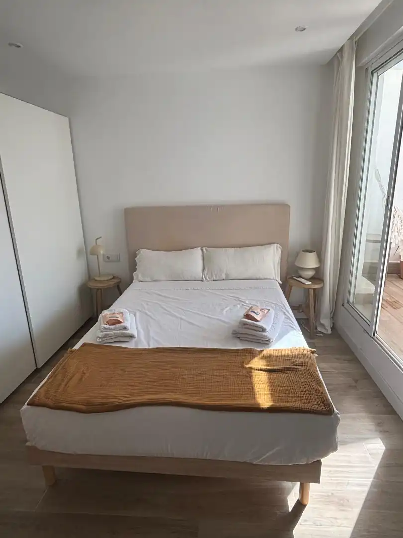 Bedroom of Flat for sale in Valencia  with Air Conditioner, Heating and Terrace