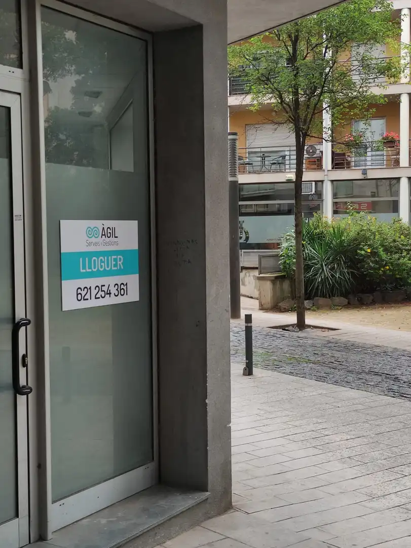 Business premises for sale in Carrer Santa Magdalena, imagen 4