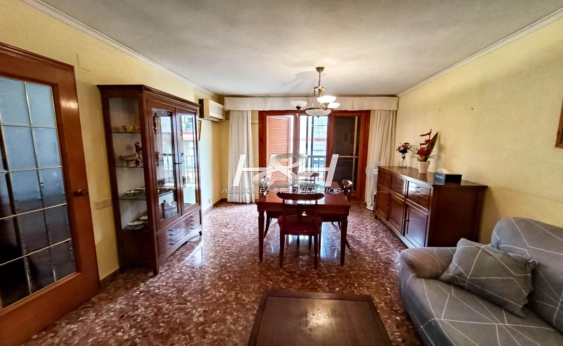Living room of Flat for sale in Burjassot  with Balcony