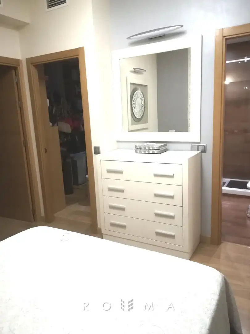 Habitación de Casa adosada de alquiler en Dos Hermanas con Aire acondicionado, Calefacción y Parquet