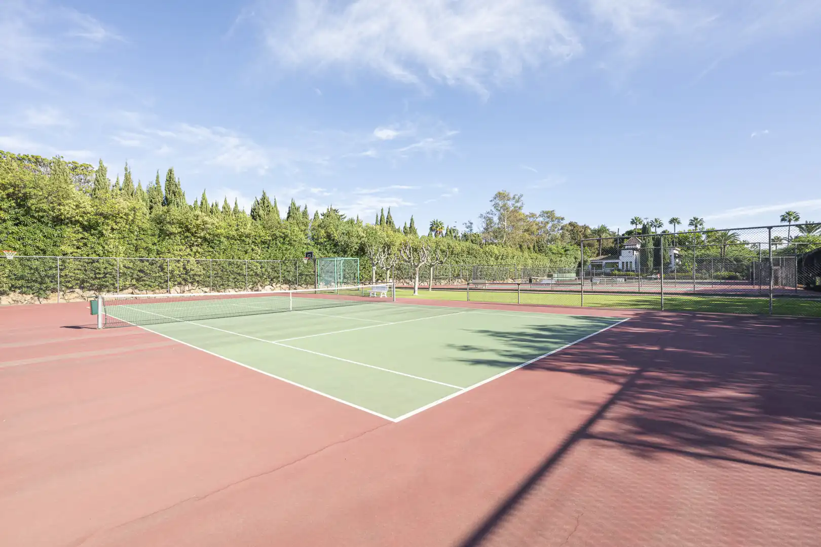Jardí de Planta baixa en venda en Estepona amb Aire condicionat, Calefacció i Jardí privat