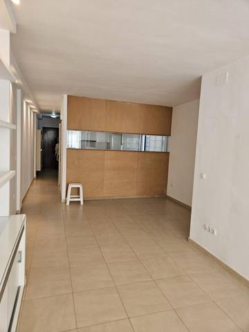 Piso en Alquiler en Calle FERNAN SANCHEZ DE TOVAR en Cruz Roja