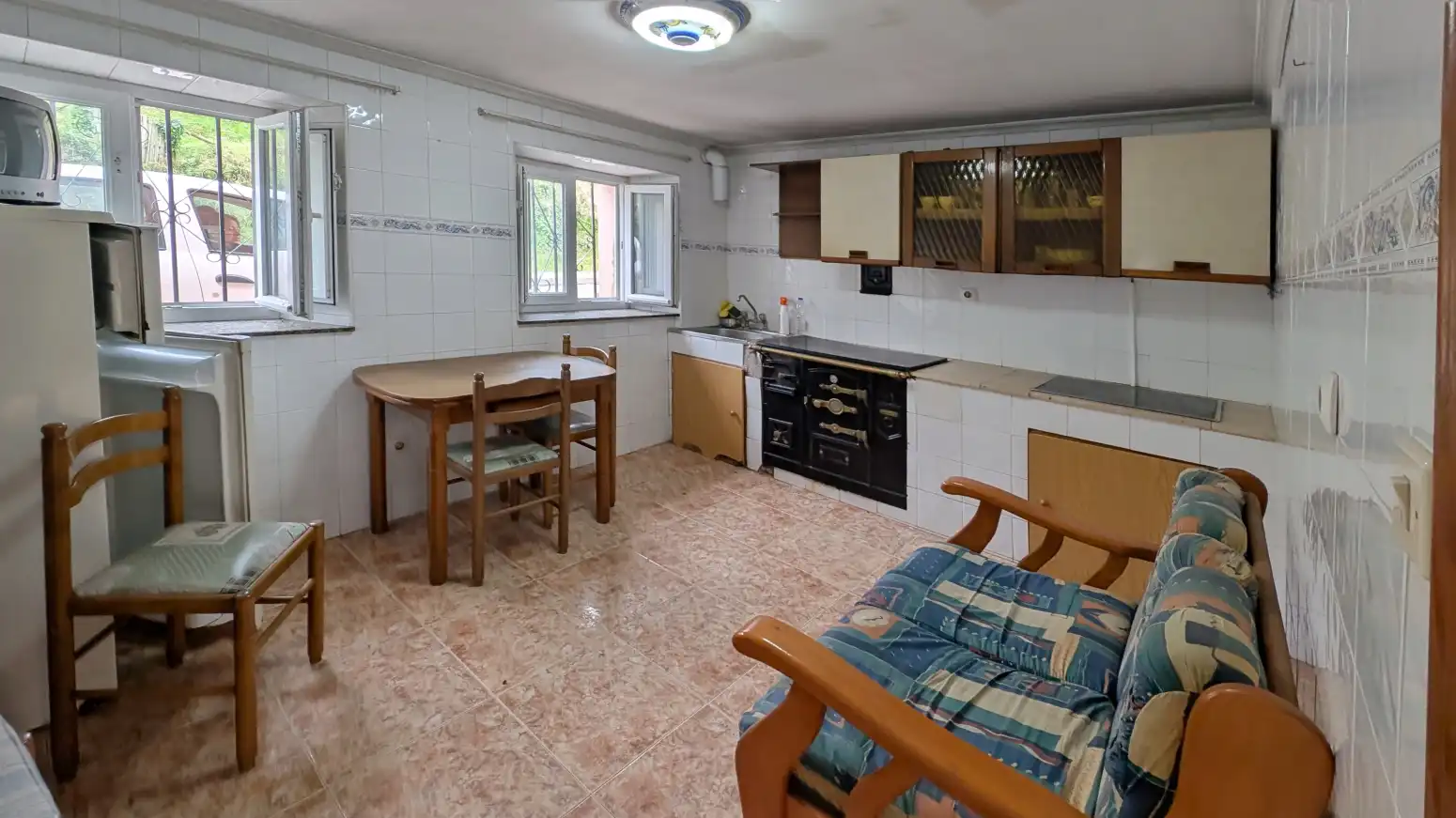 Cuina de Casa o xalet en venda en Santiurde de Reinosa amb Calefacció