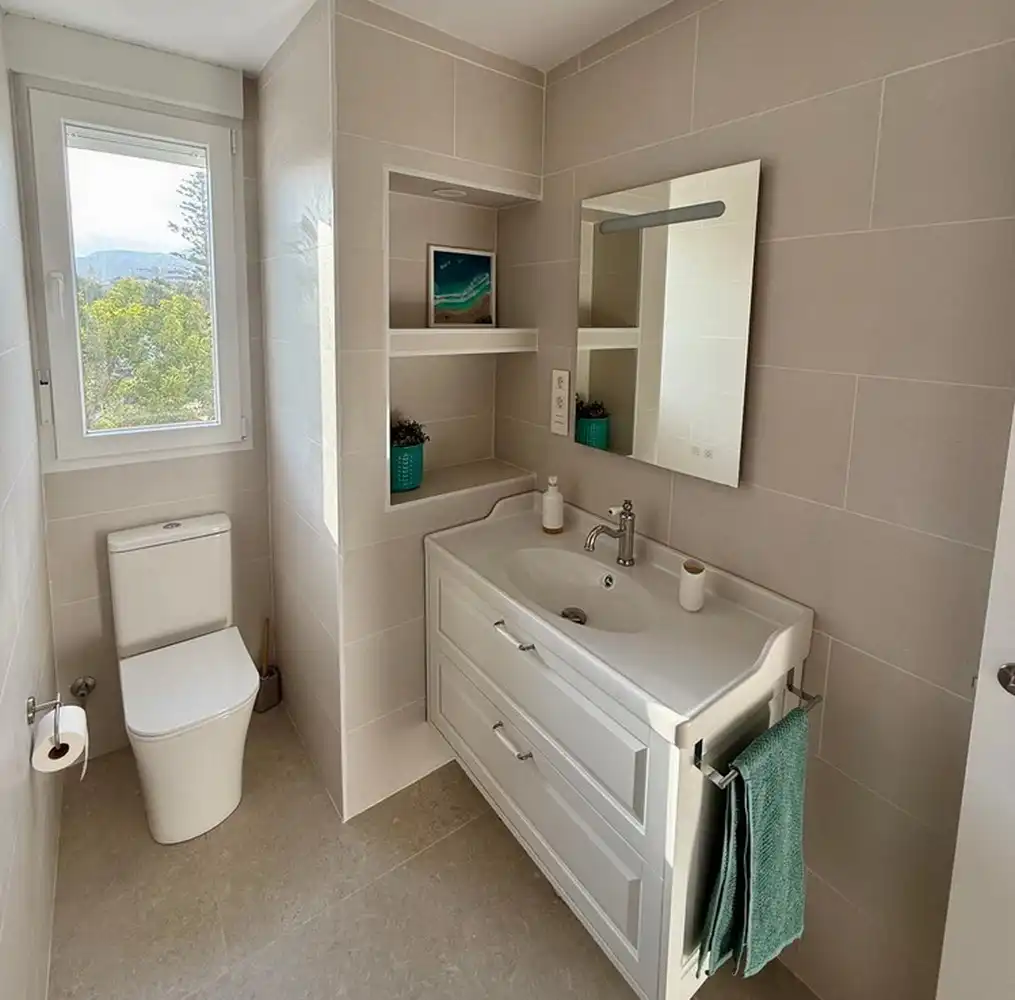 Bathroom of Flat for rent in Almuñécar  with Furnished