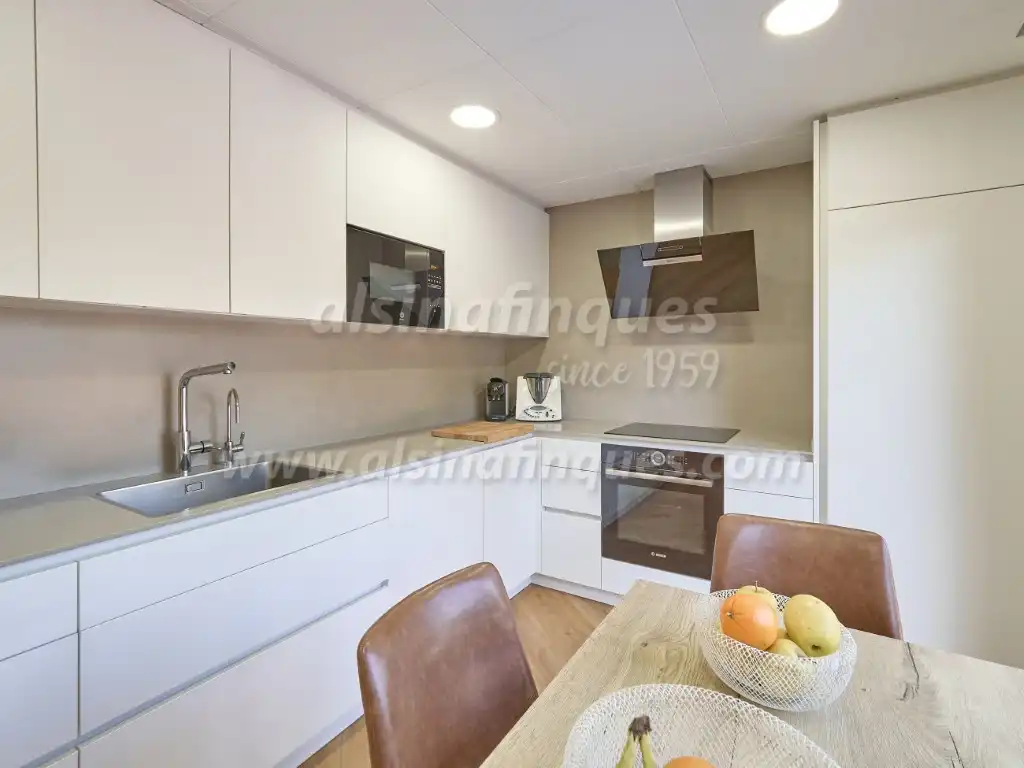 Cuina de Casa o xalet en venda en Lloret de Mar amb Calefacció, Jardí privat i Terrassa