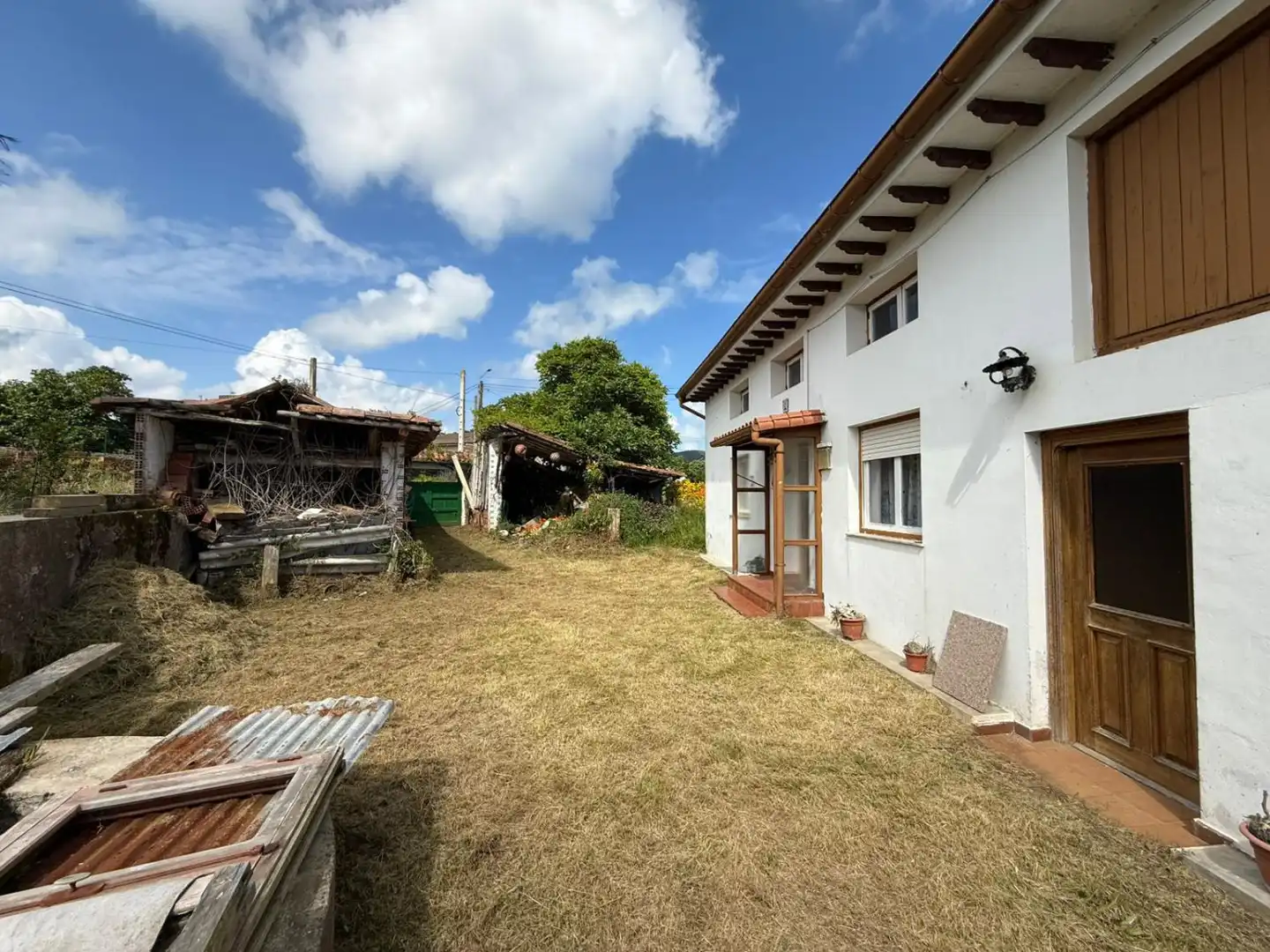 Vista exterior de Casa o xalet en venda en Noja amb Jardí privat, Terrassa i Balcó