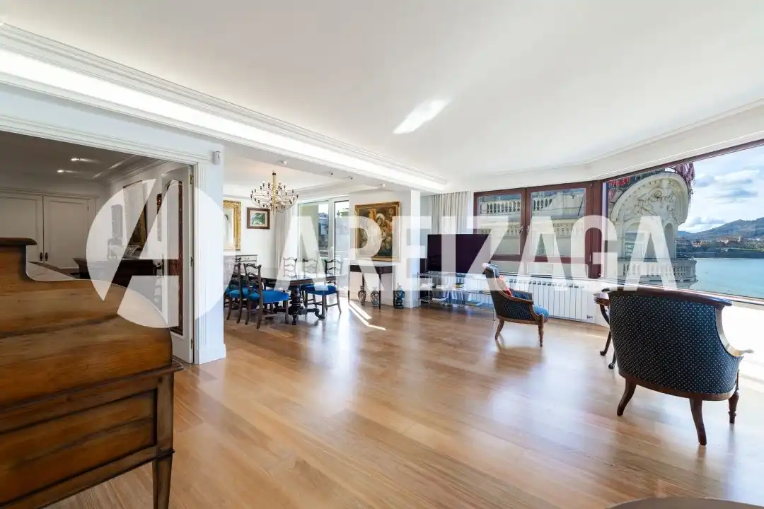 Living room of Flat for sale in Donostia - San Sebastián   with Air Conditioner, Heating and Terrace