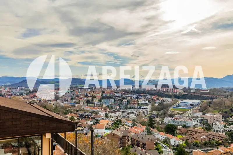 Vista exterior de Piso en venta en Donostia - San Sebastián  con Calefacción, Terraza y Trastero