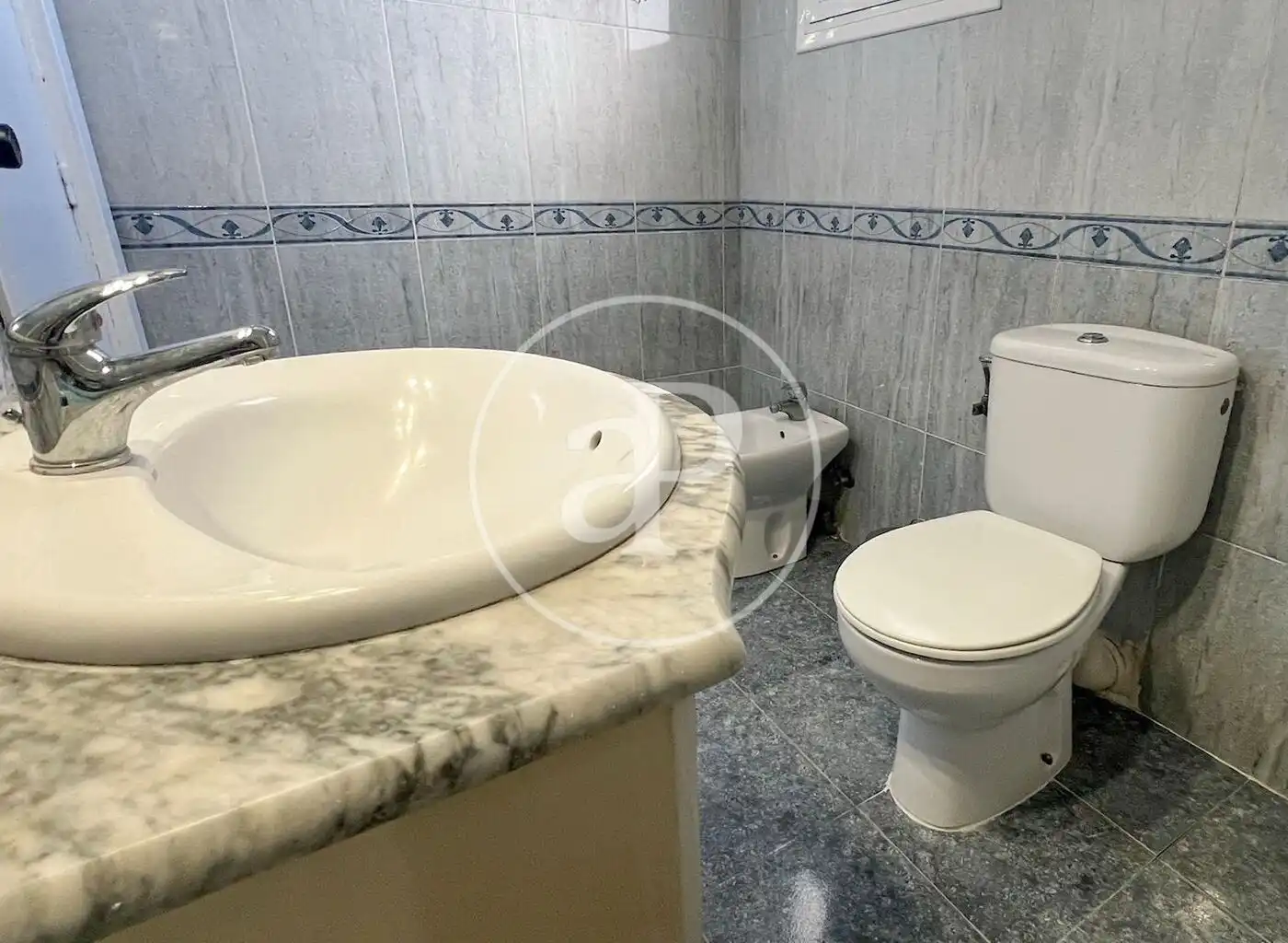 Baño de Piso en venta en La Pobla de Farnals con Aire acondicionado, Calefacción y Amueblado