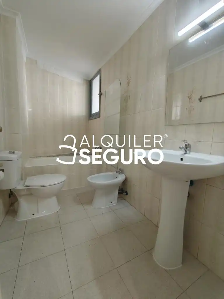 Bathroom of Flat for rent in Elche / Elx  with Terrace