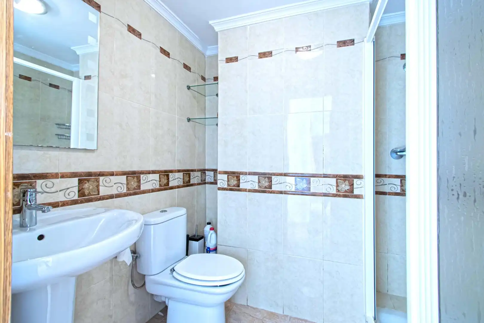 Baño de Piso en venta en Sevilla con Aire acondicionado