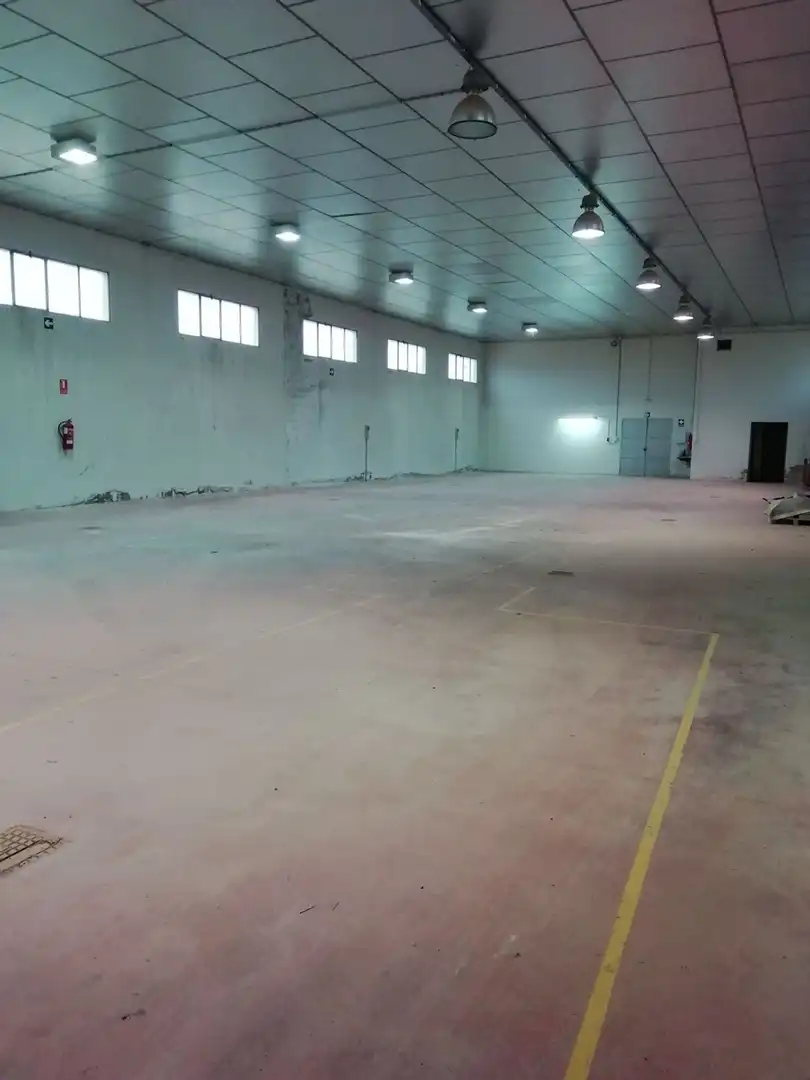 Nau industrial en venda en Biar