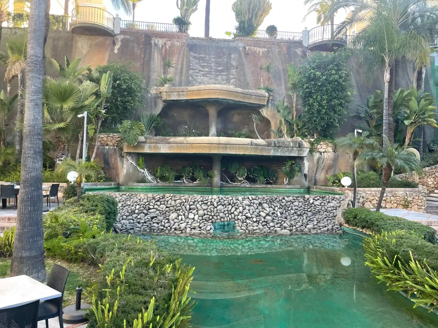 Schwimmbecken von Büro zur Miete in Marbella mit Klimaanlage