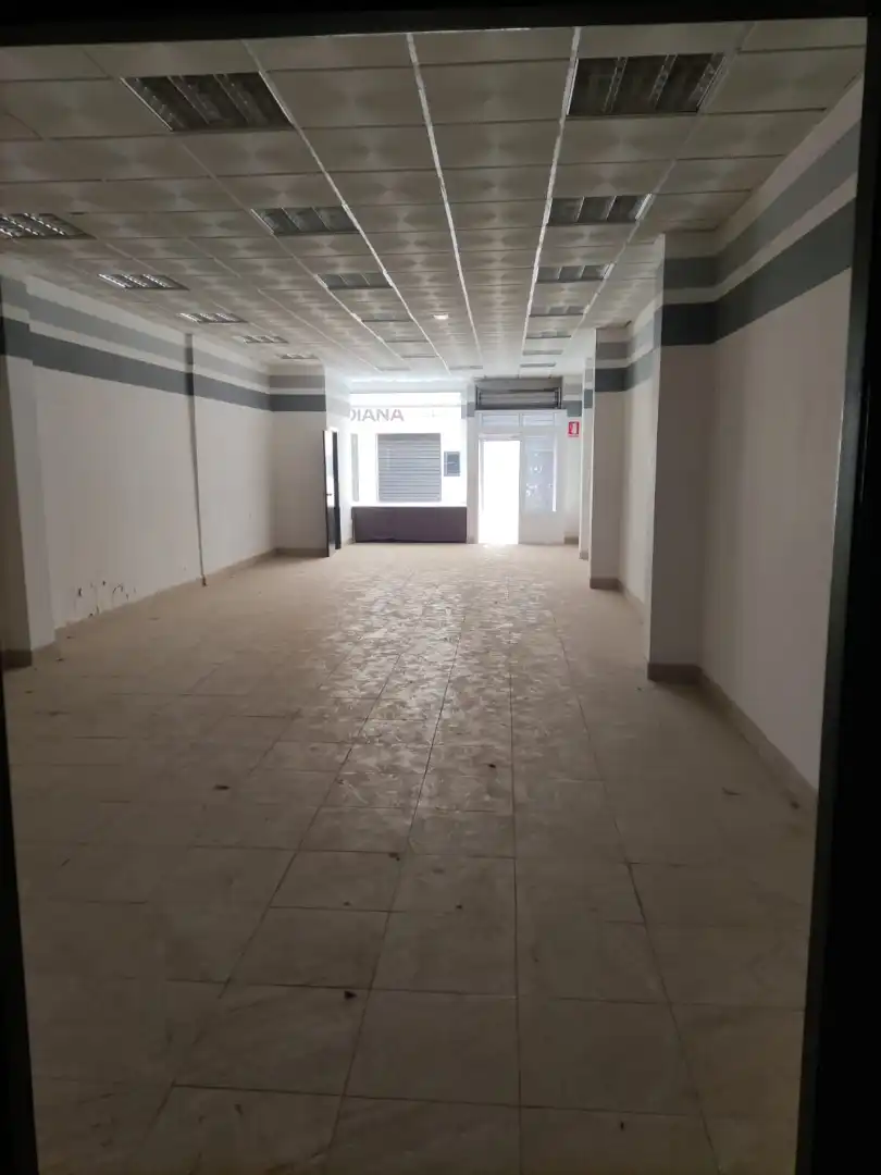 Local commercial à louer à Calle Arzobispo Mausona 5, imagen 6
