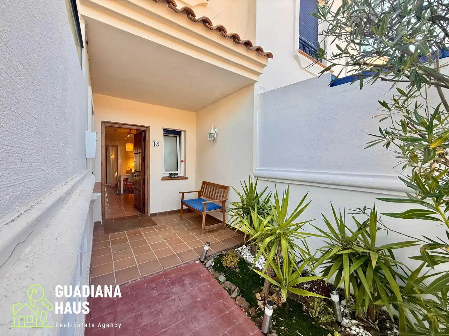 Reihenhaus mit Pool zum Verkauf in Avenida ROSALIA DE CASTRO 5, imagen 3