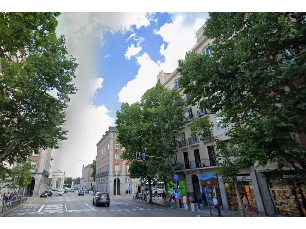Vista exterior de Piso en venta en Madrid con Aire acondicionado, Calefacción y Amueblado