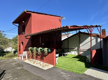 Casa aparellada amb jardí en venda a Caces - QUEMADA