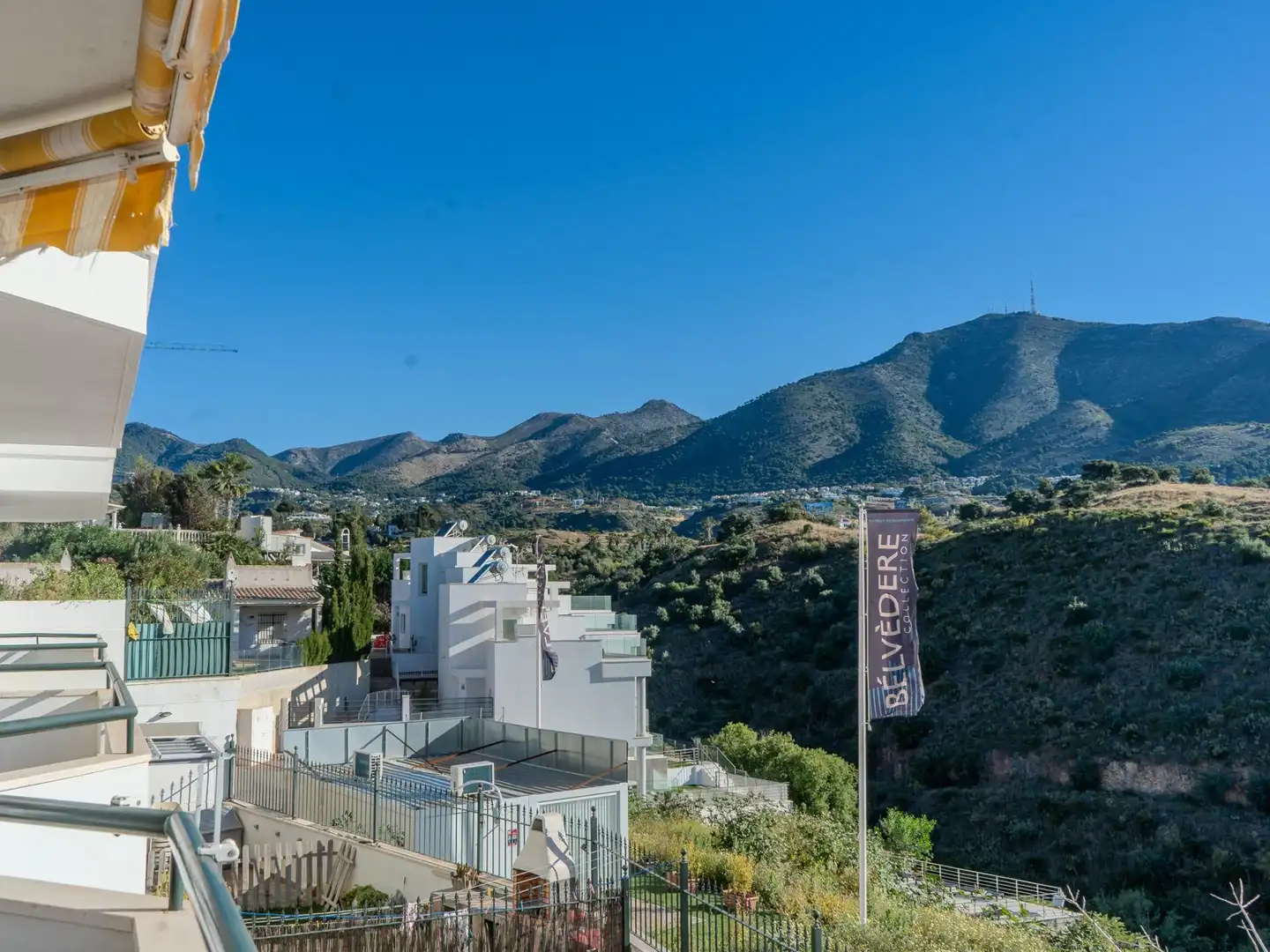 Vista exterior de Pis en venda en Fuengirola amb Aire condicionat, Terrassa i Piscina comunitària