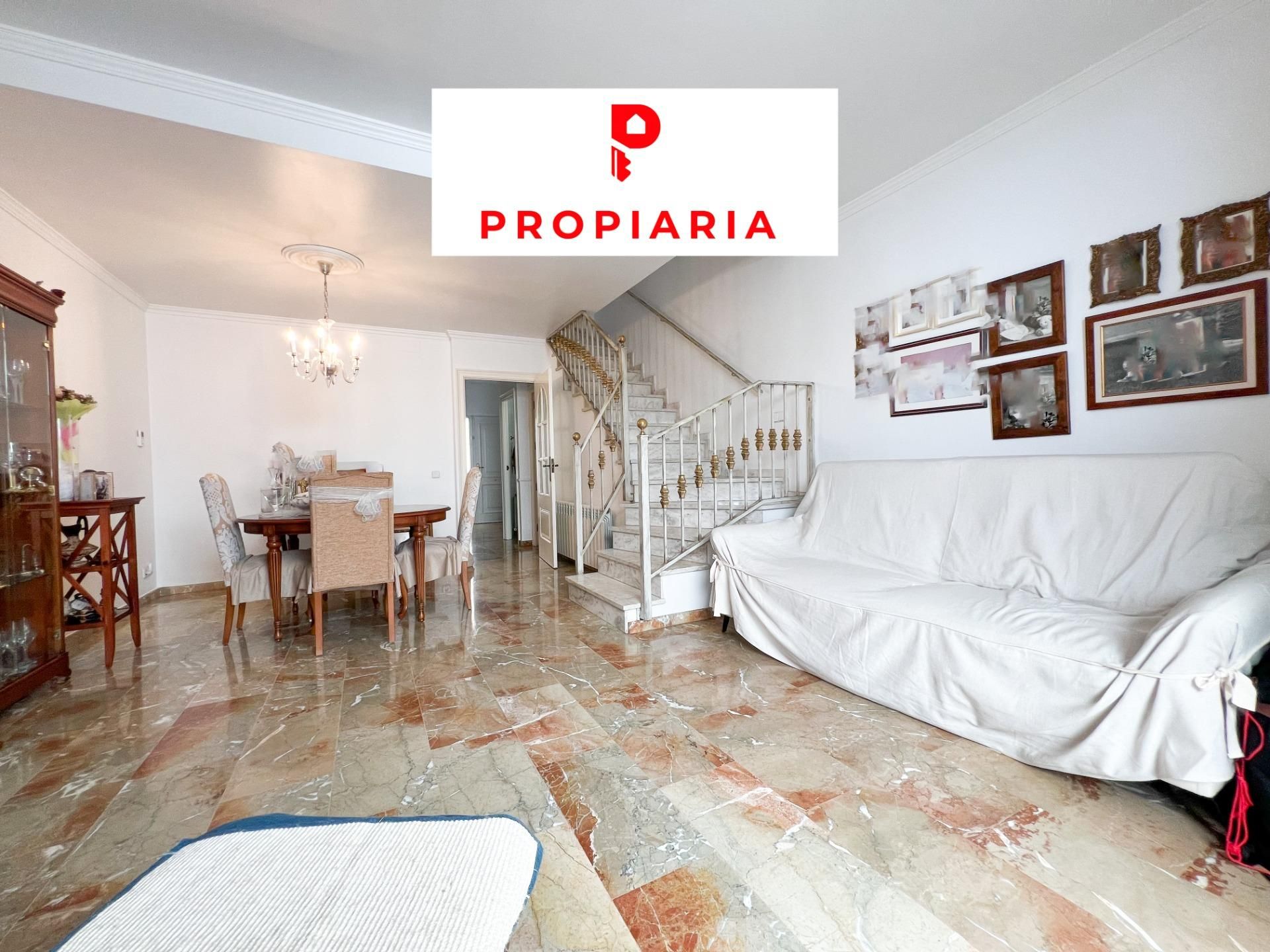 Exterior view of Single-family semi-detached for sale in Sant Vicenç Dels Horts  with Air Conditioner, Heating and Terrace