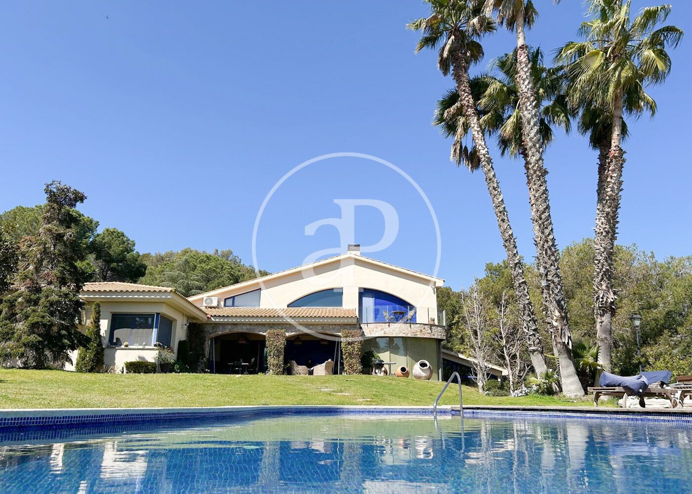 Vista exterior de Casa o xalet en venda en Teià amb Aire condicionat, Calefacció i Jardí privat