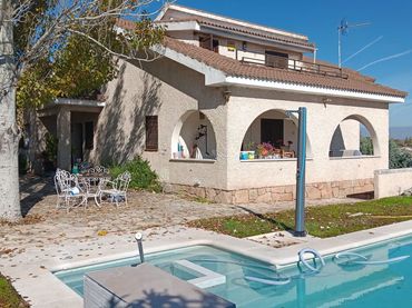 Villa mit Pool zum Verkauf in Torrejón del Rey