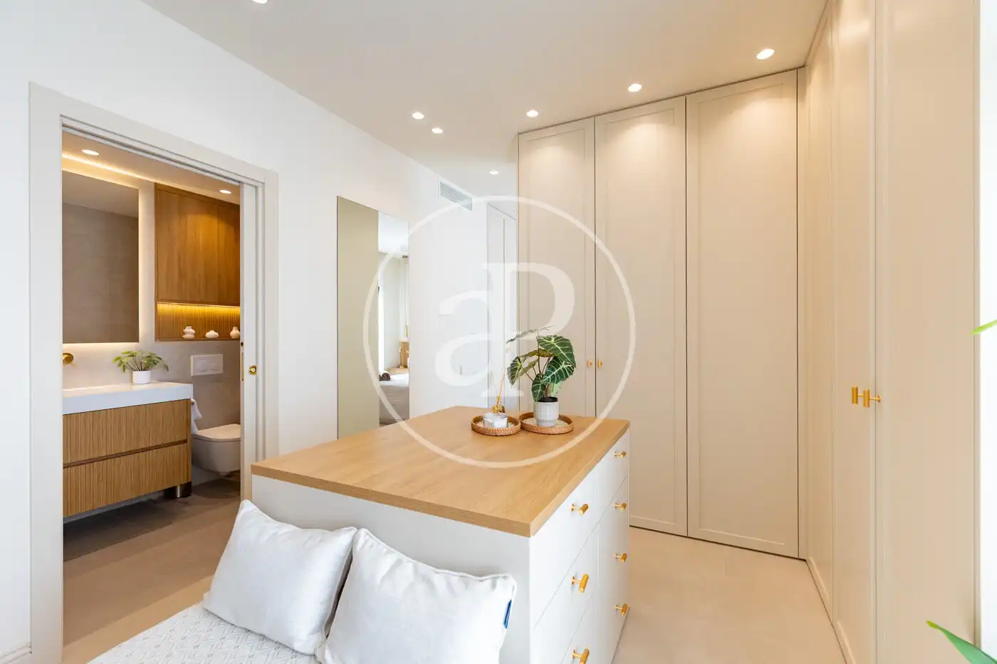 Bedroom of Flat for sale in Barcelona  with Air Conditioner, Heating and Furnished