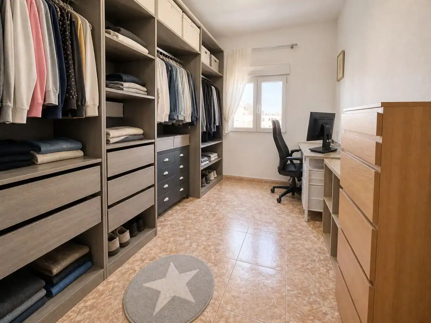 Habitación de Casa adosada en venta en Benahadux, Almería