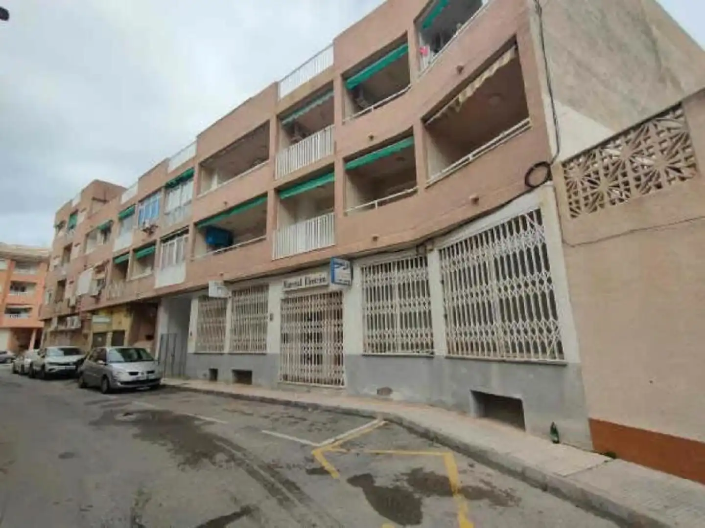 Vista exterior de Local en venta en San Pedro del Pinatar