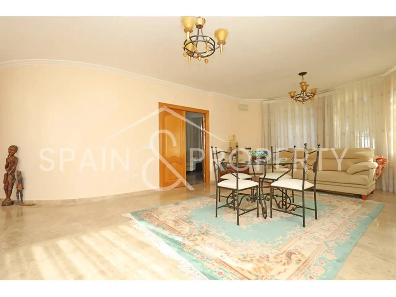 Comedor de Casa o chalet en venta en Turís con Aire acondicionado, Calefacción y Jardín privado