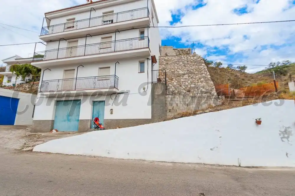 Casa en venda a Árchez