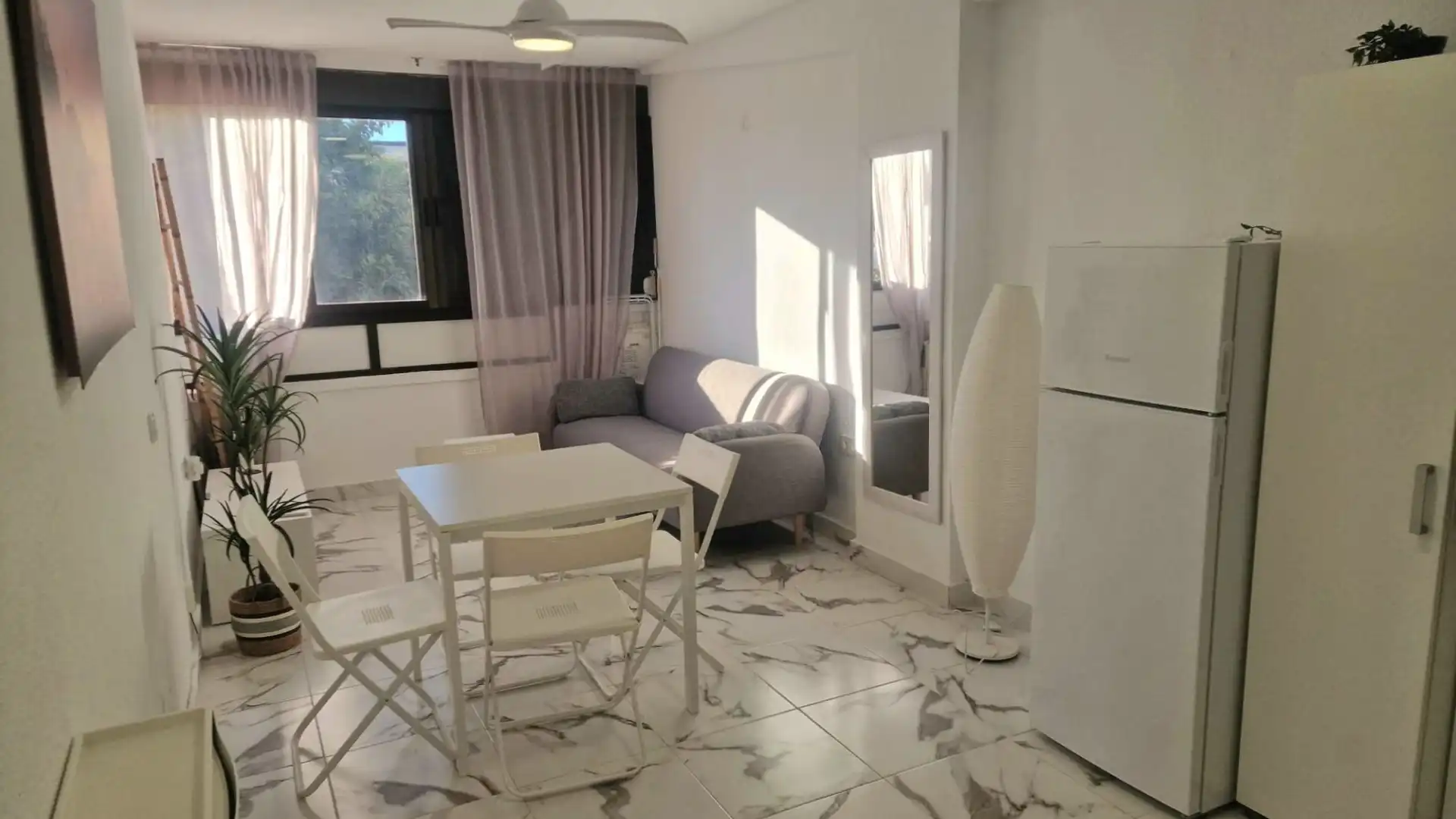 Habitación de Apartamento en venta en Torrevieja con Amueblado