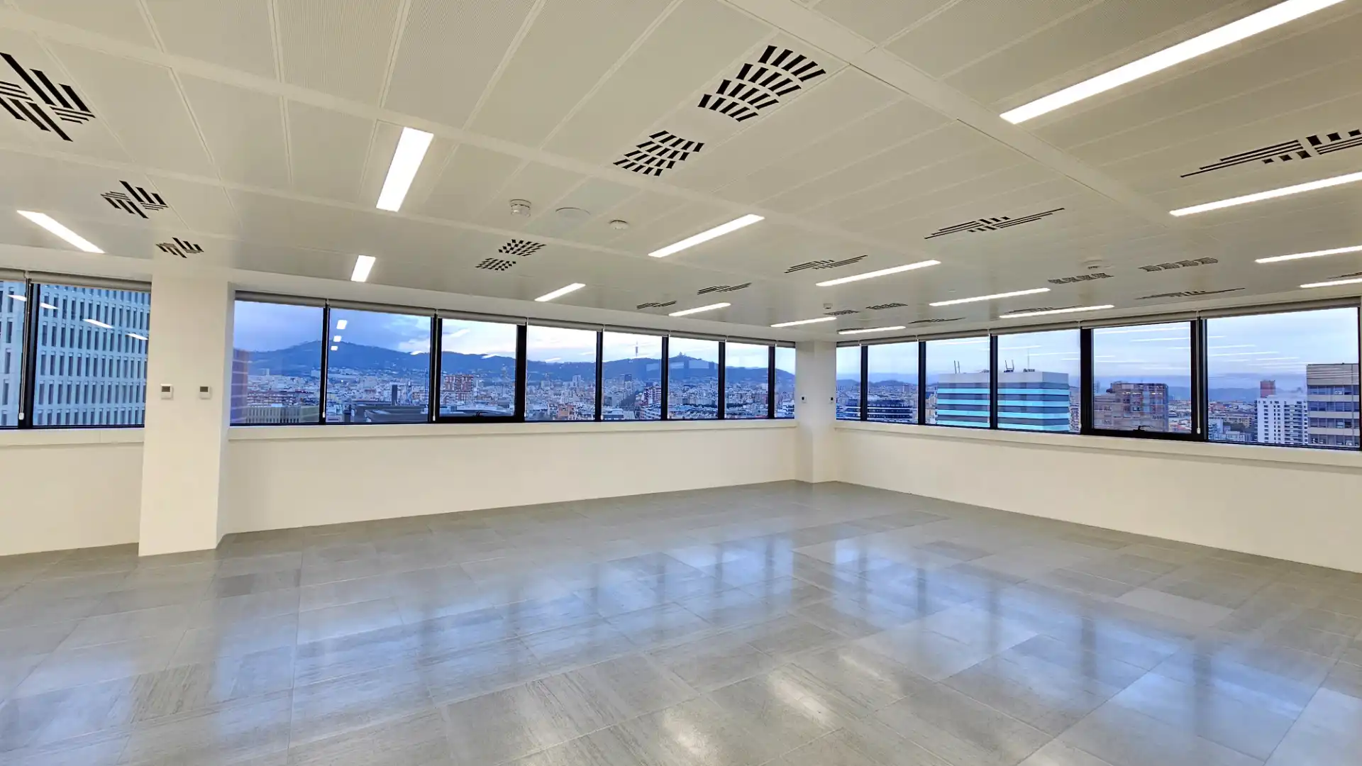 Büro zur Miete in Barcelona mit Klimaanlage, Heizung und Alarm