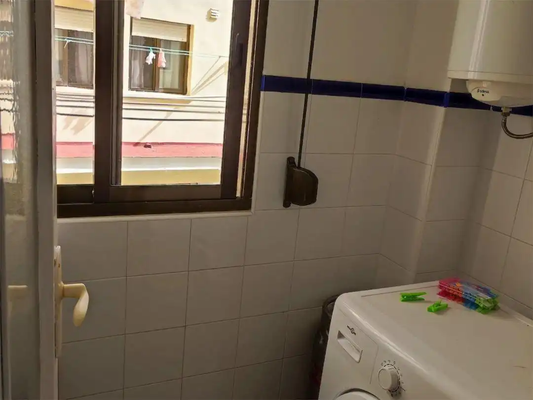 Bathroom of Flat for sale in Tavernes de la Valldigna  with Air Conditioner, Terrace and Furnished