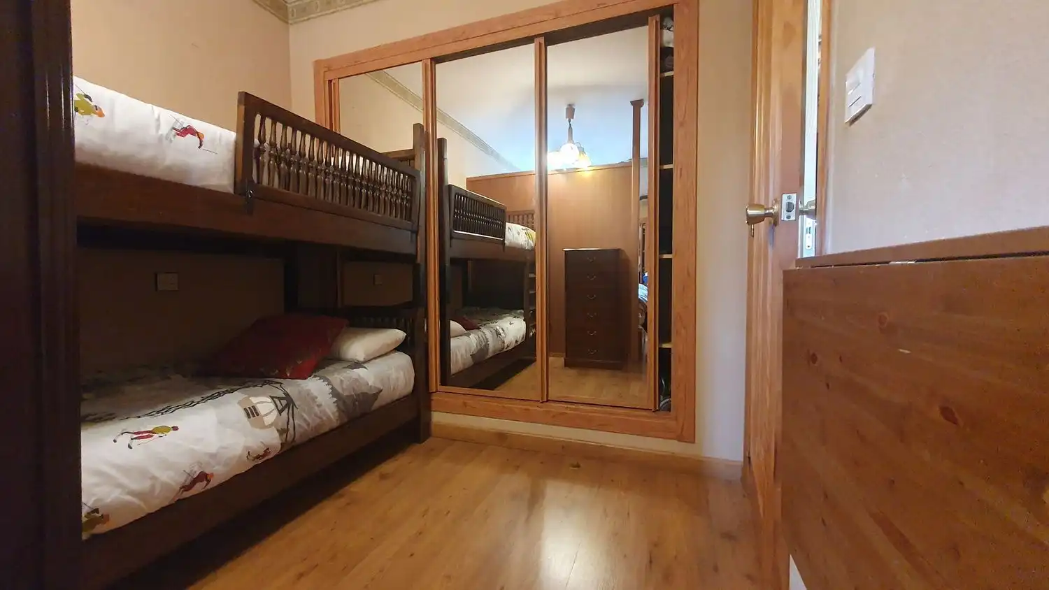 Habitación de Piso en venta en Lena con Calefacción y Piscina