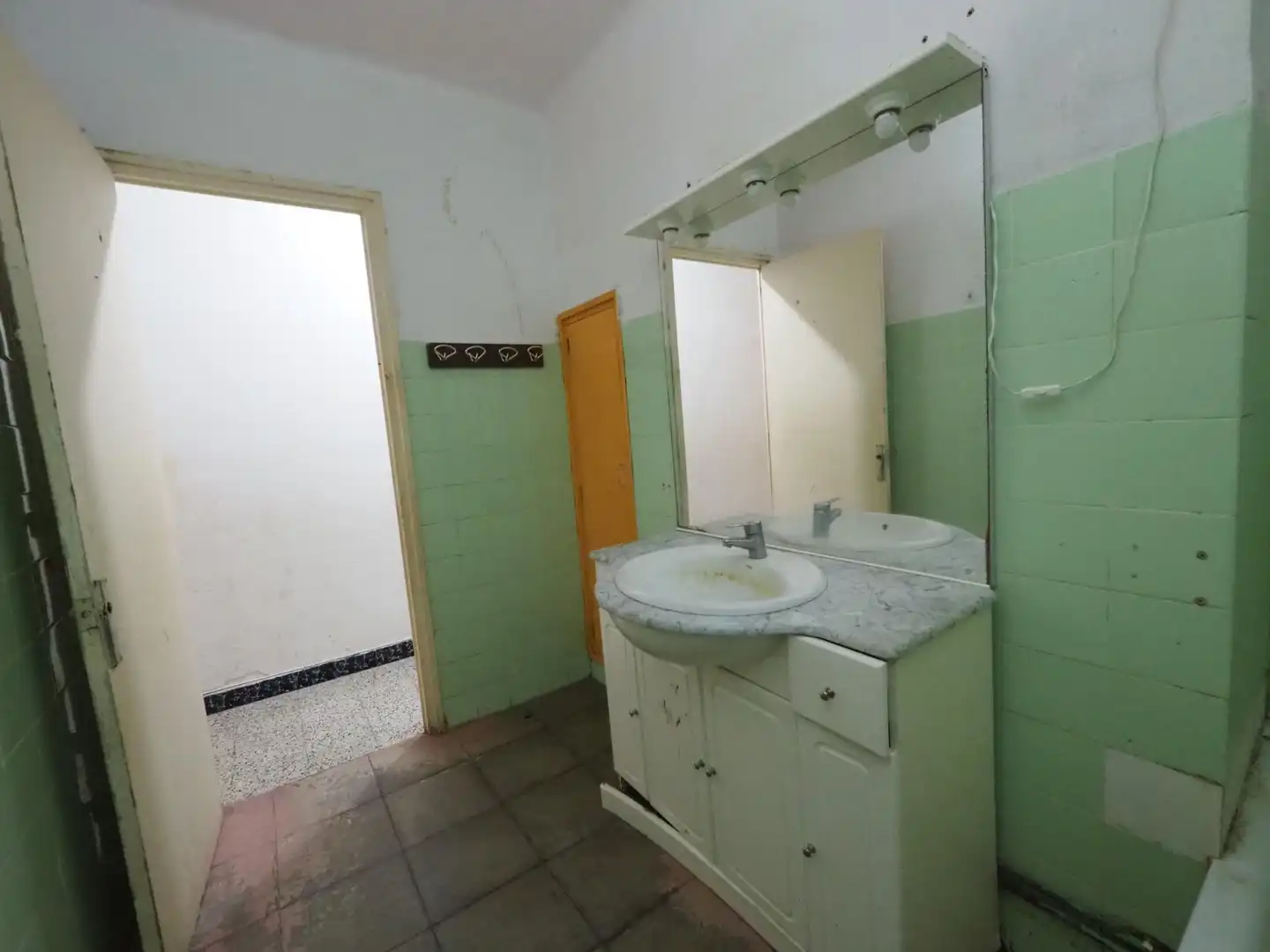 Bathroom of Flat for sale in Sud