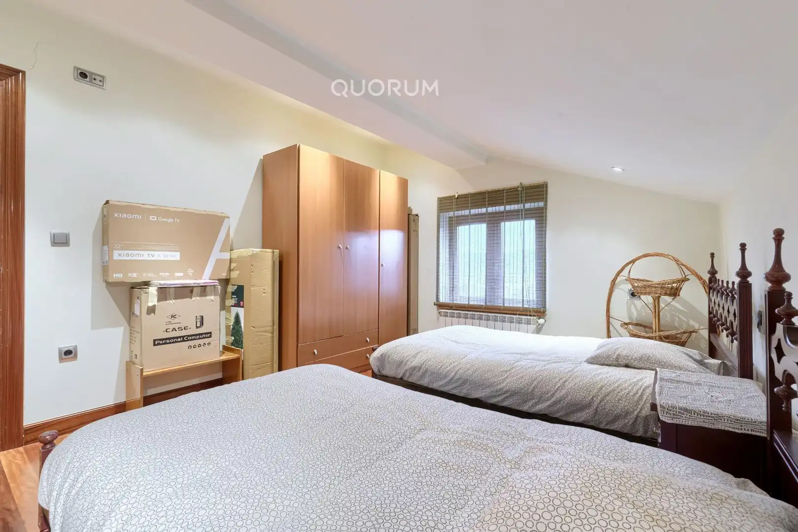 Schlafzimmer von Country house zum Verkauf in Bilbao  mit Heizung, Terrasse und Möbliert