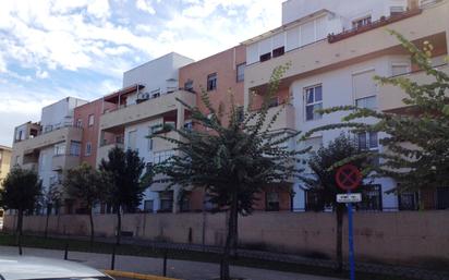 Exterior view of Flat for sale in Mairena del Aljarafe  with Air Conditioner, Terrace and Balcony