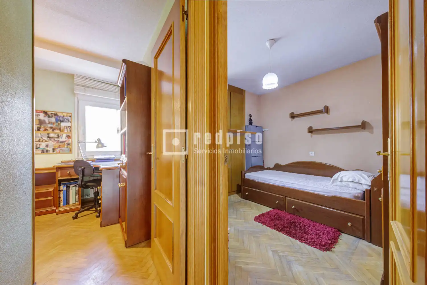 Bedroom of Flat for sale in Pozuelo de Alarcón  with Heating, Private garden and Parquet flooring