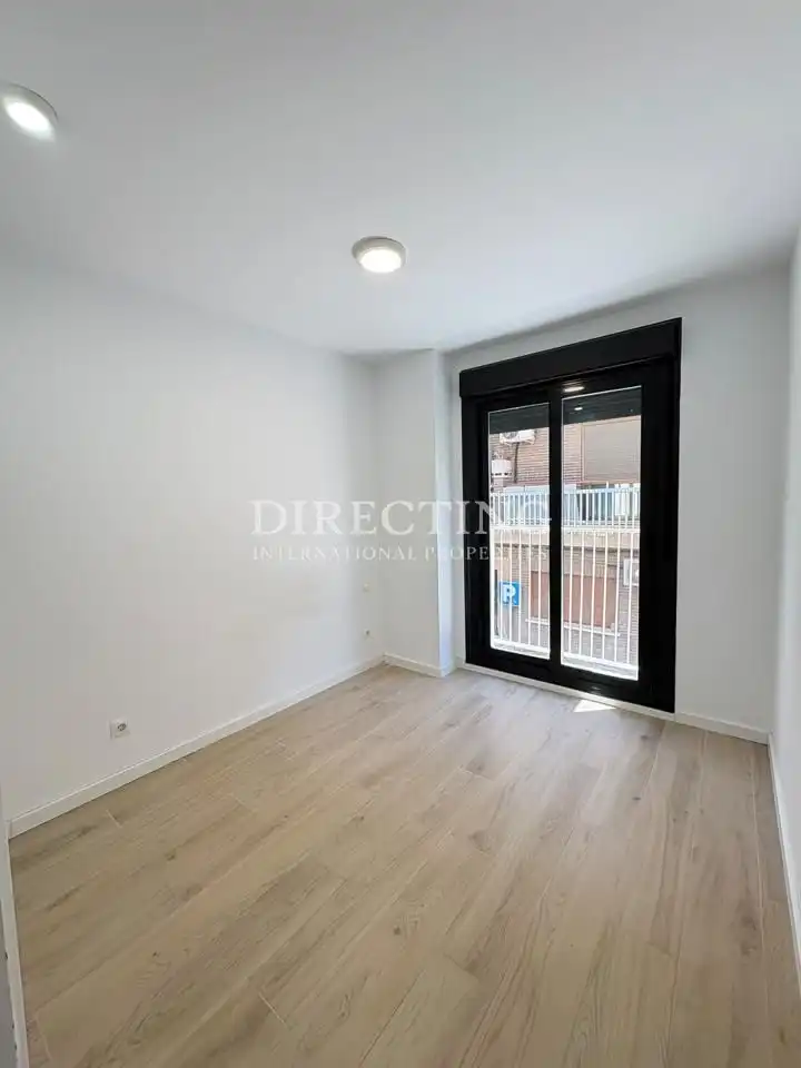 Habitación de Piso de alquiler en Madrid con Aire acondicionado, Balcón y Piscina comunitaria