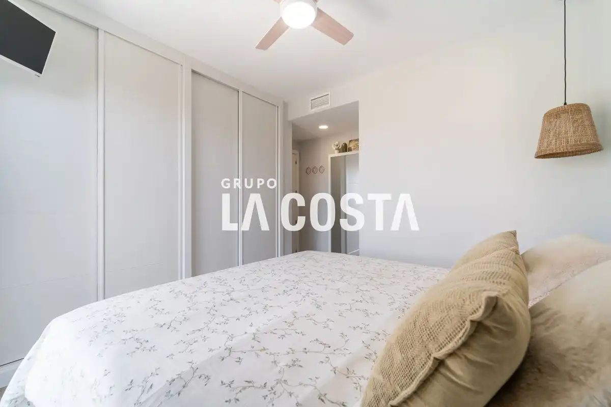Habitación de Ático en venta en Torremolinos con Aire acondicionado, Terraza y Trastero