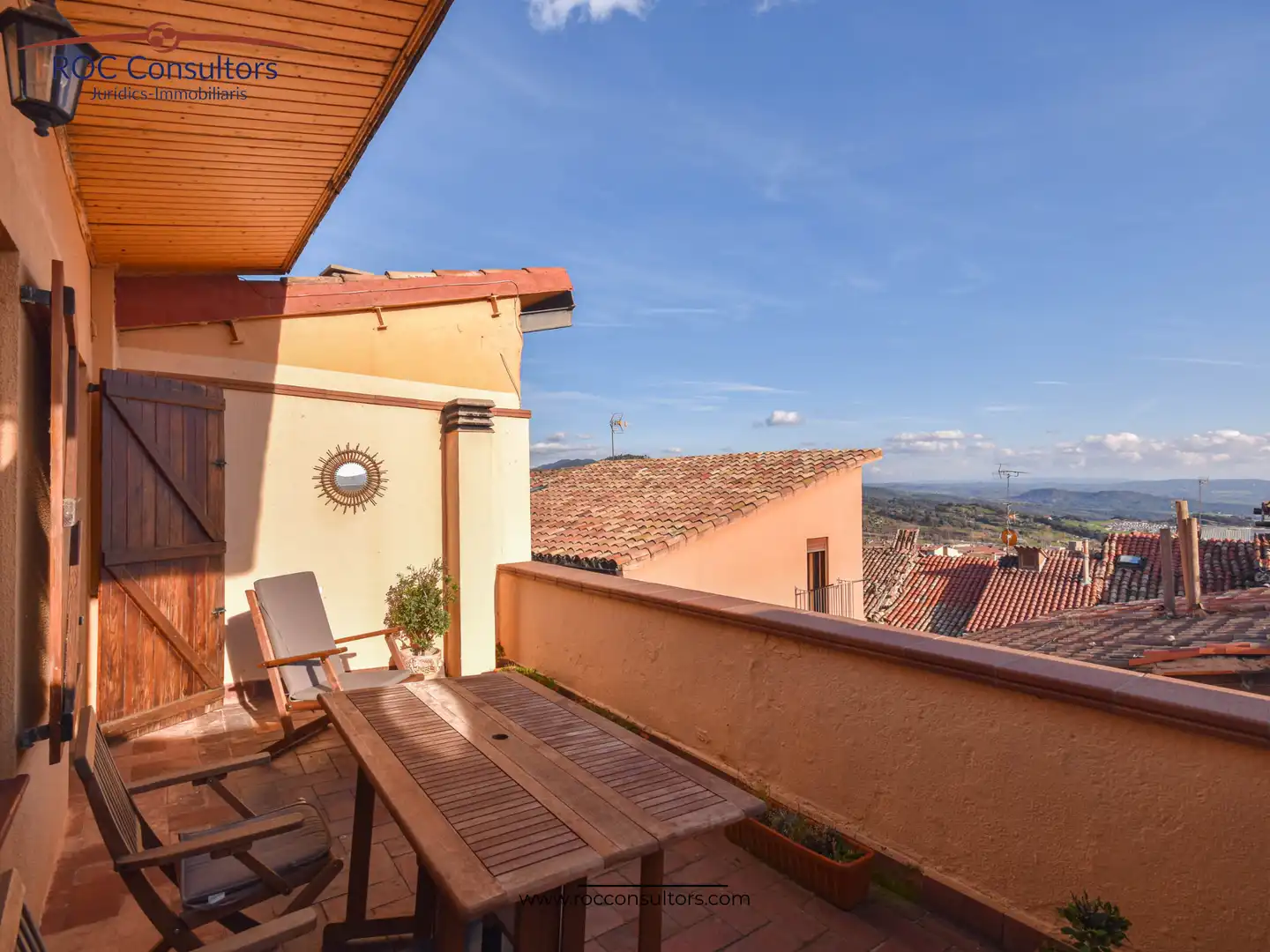 Terrasse von Einfamilien-Reihenhaus zum Verkauf in Berga mit Heizung