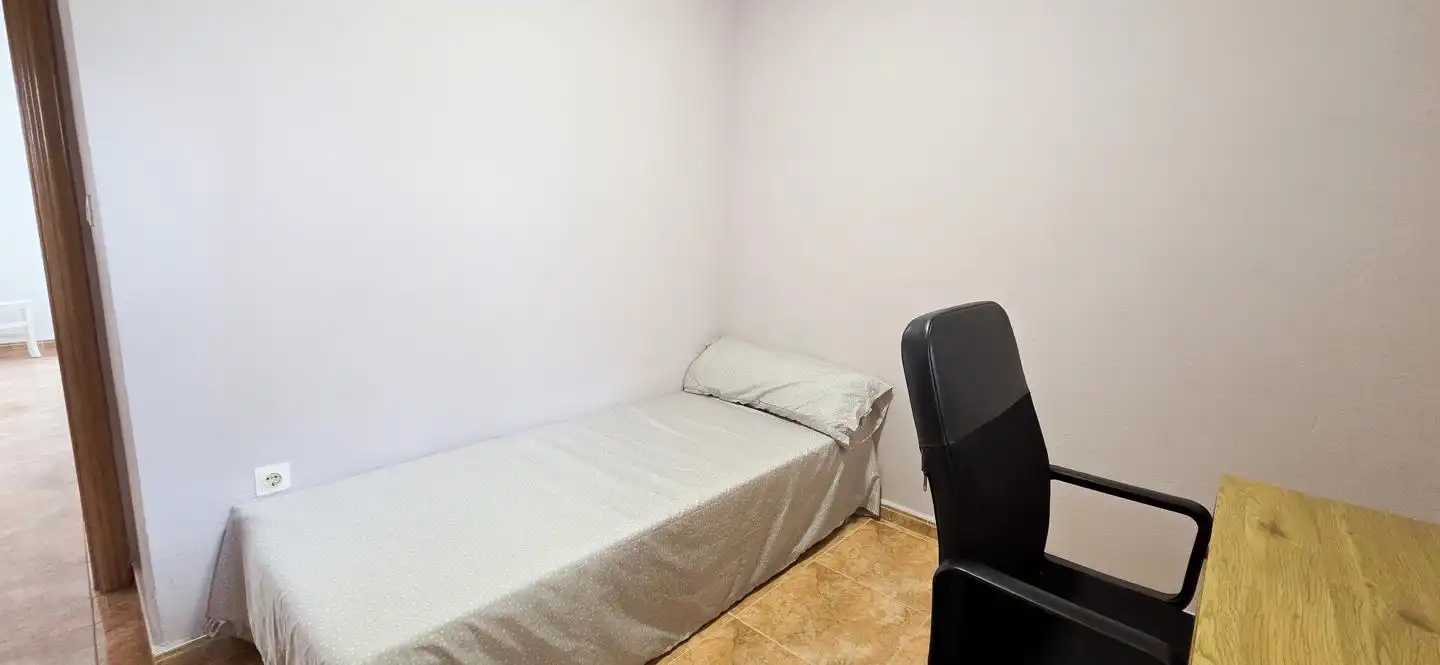 Bedroom of Flat for rent in Alicante / Alacant  with Furnished and Community pool