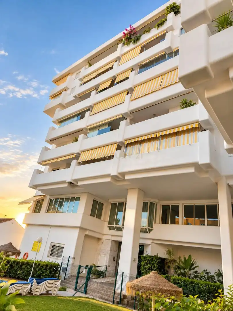 Apartament amb piscina en venda a Avenida Miramar, Fuengirola, Spain Bloque 2, imagen 2