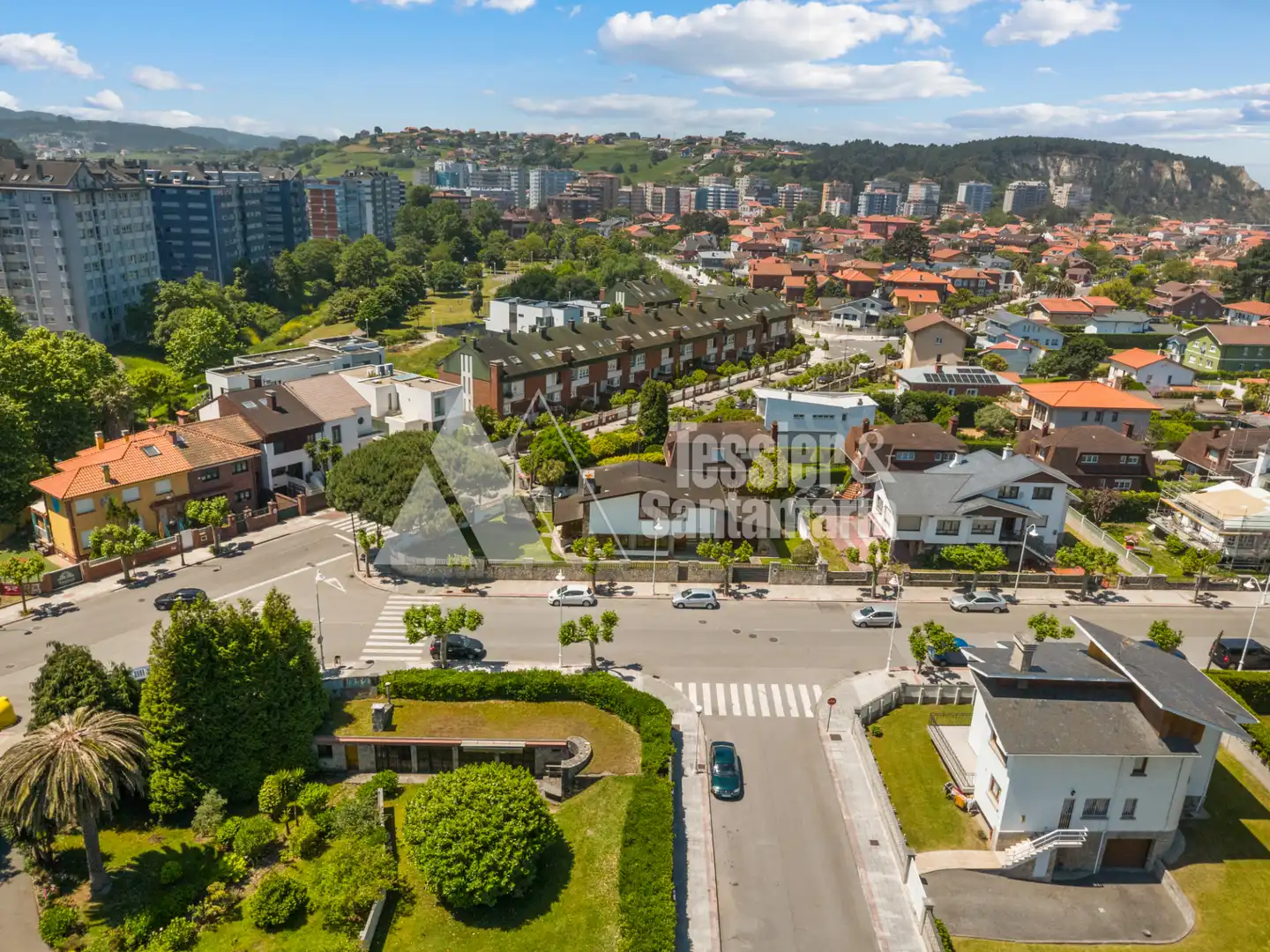Vista exterior de Casa o chalet en venta en Castrillón con Calefacción, Jardín privado y Terraza