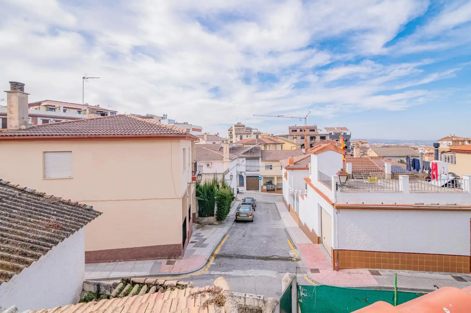 Vista exterior de Casa adosada en venda en La Zubia amb Terrassa