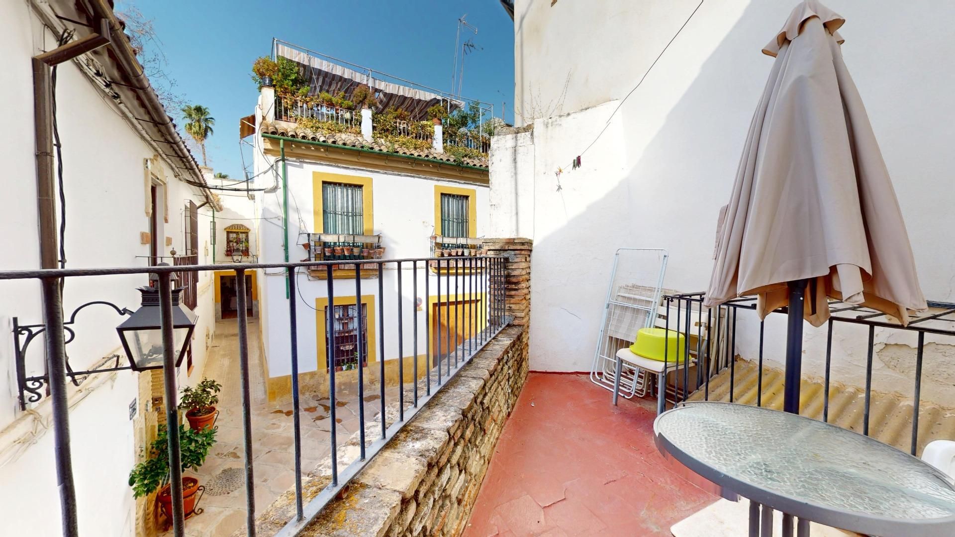 Exterior view of House or chalet for sale in  Córdoba Capital  with Terrace and Balcony