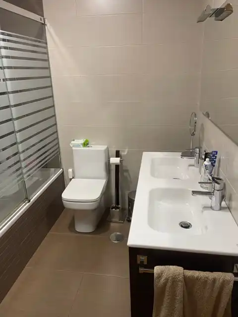 Baño de Casa adosada en venta en Almería con Aire acondicionado, Calefacción y Terraza