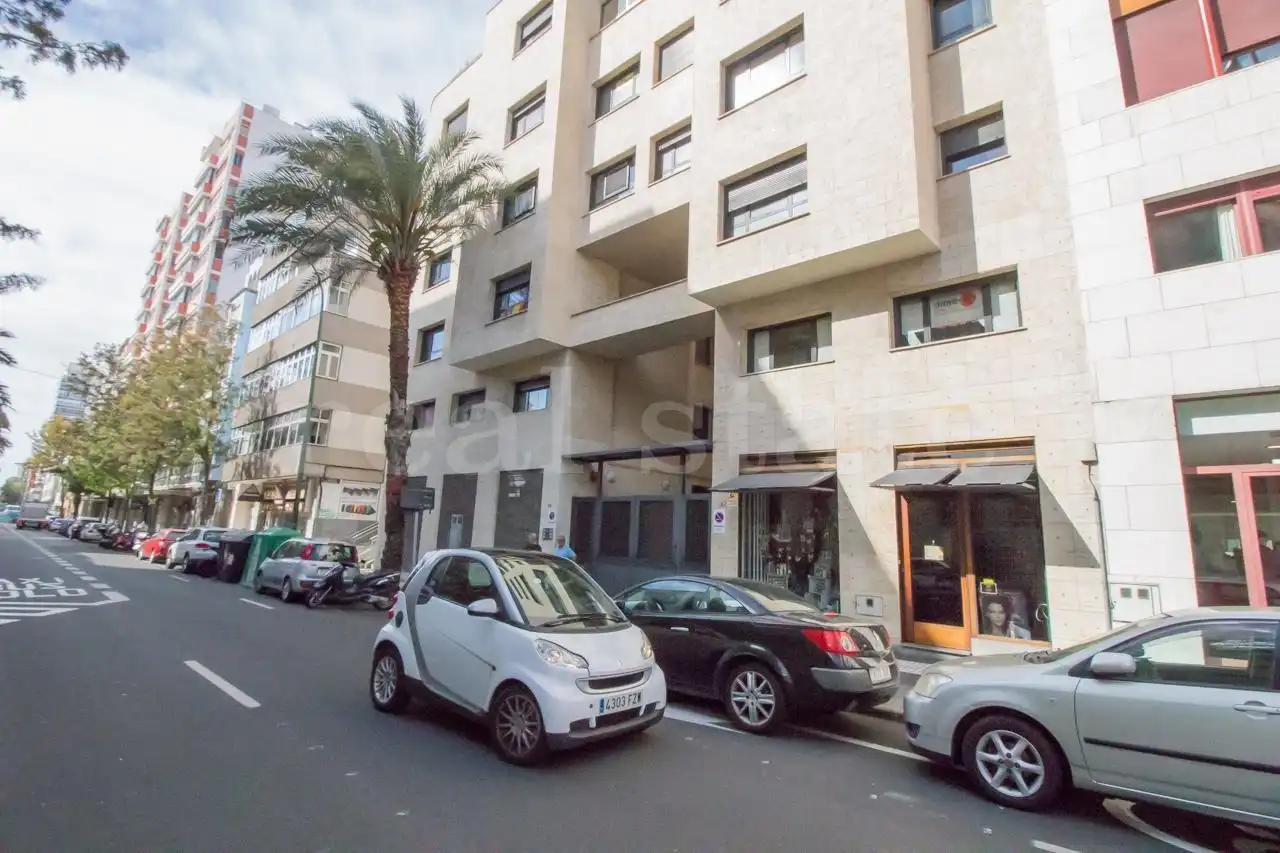 Vista exterior de Pis en venda en Las Palmas de Gran Canaria