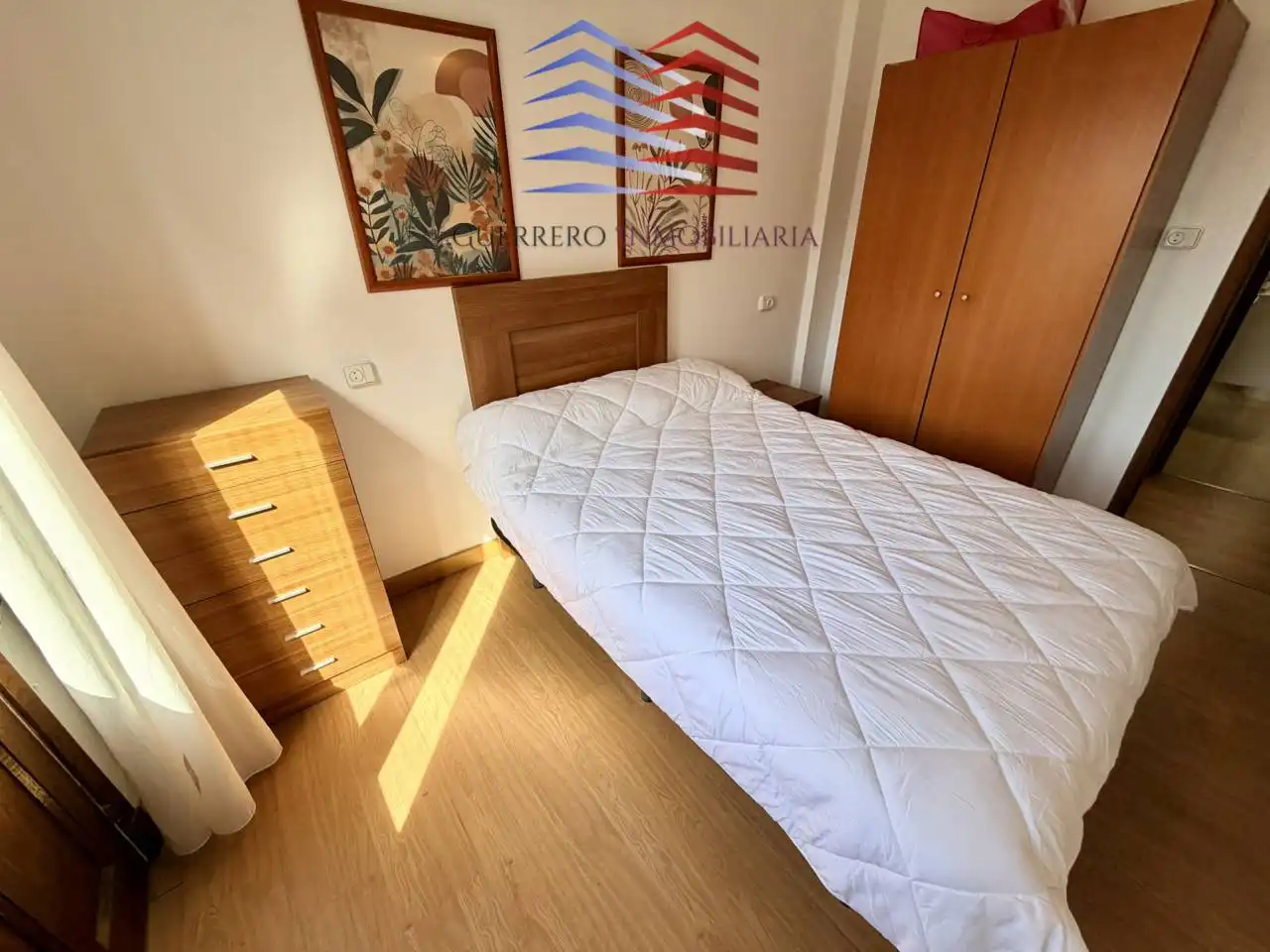 Dormitori de Apartament de lloguer en O Carballiño   amb Calefacció, Parquet i Moblat